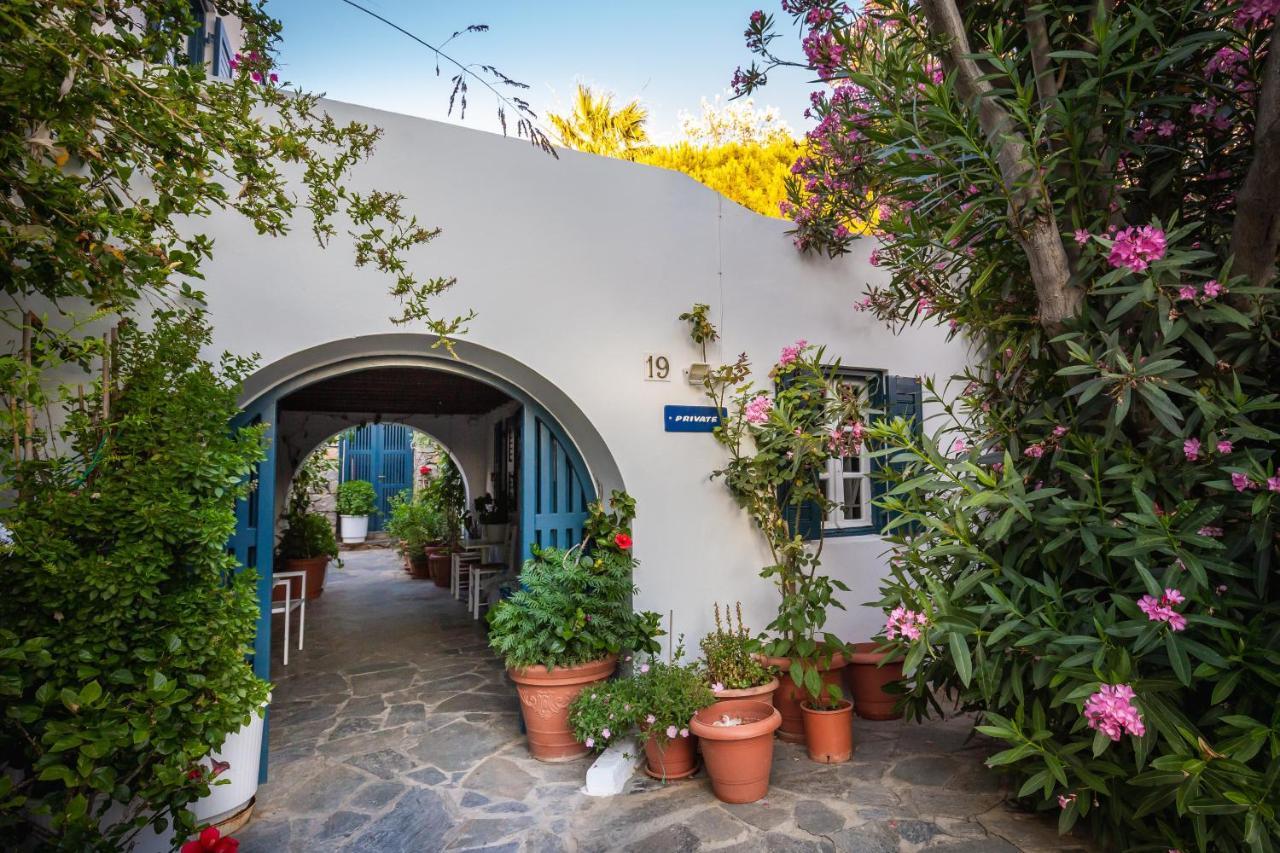 Callisti Mykonos Town With Pool View And Calypso Upper Floor With Sea View 外观 照片